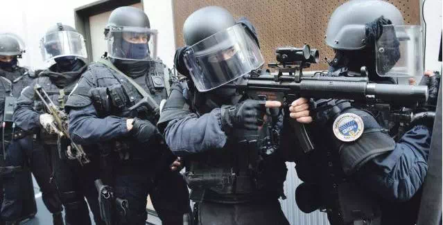 Tenue GIGN (Groupe d'Intervention de la Gendarmerie Nationale)