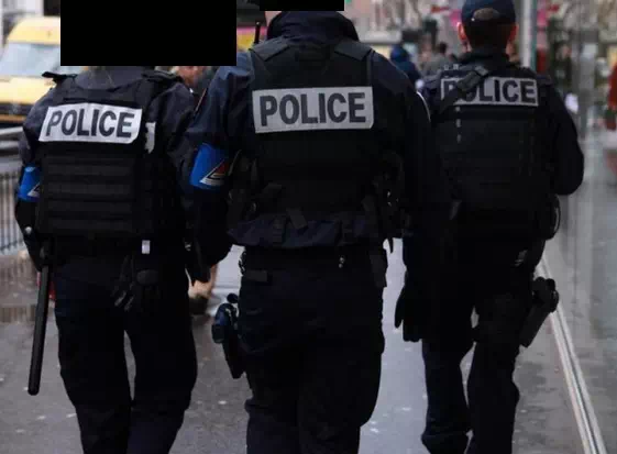 Tenue de la Police nationale